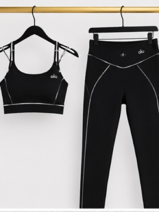 ALO Yoga Pants - Alo Black Seam-Trim Sports Bra & High-Rise
Leggings Set